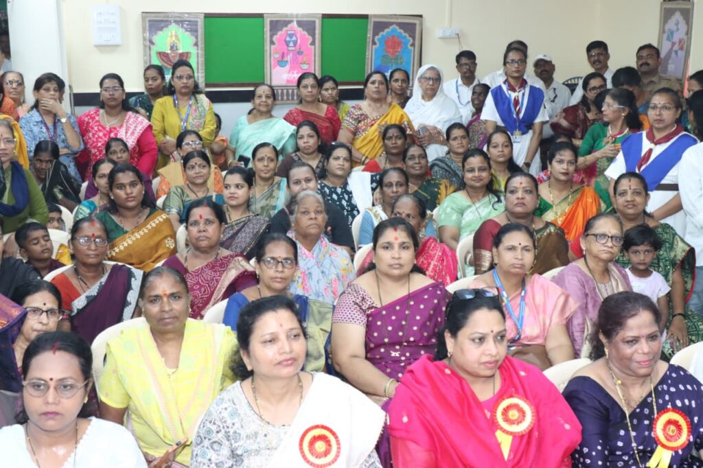 अंधेरीतील मुंबई पब्लिक स्कूलचे मंत्री आशिष शेलार यांच्या हस्ते लोकार्पण bmc school5