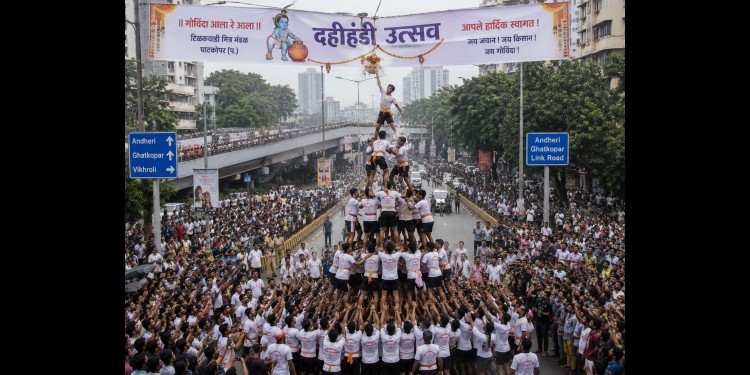 dahihandi (1)